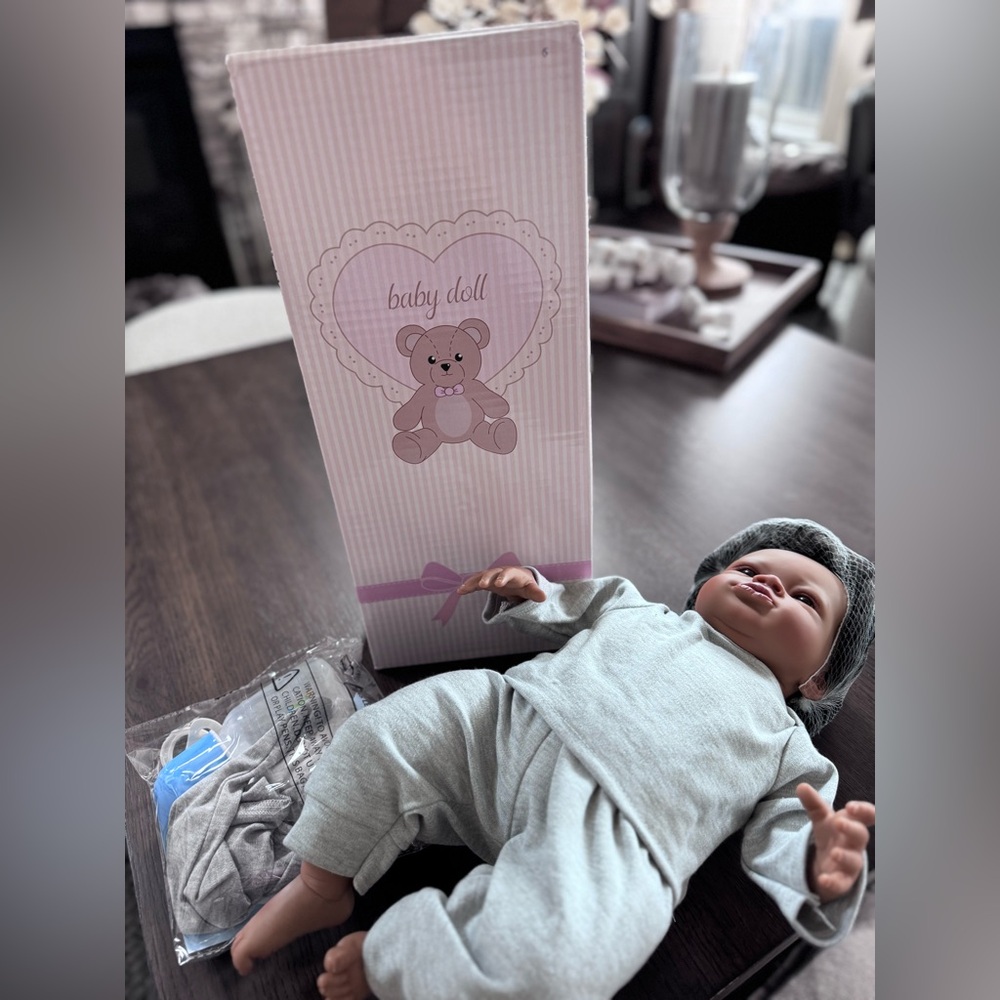 Brand New Lifelike Reborn Baby DollAdorable Baby Doll with Outfit